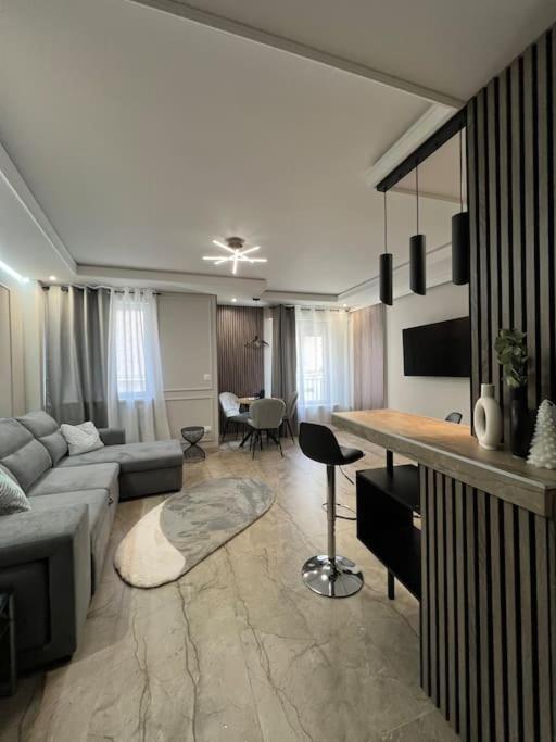 Luxueux Pres De La Cathedrale Apartamento